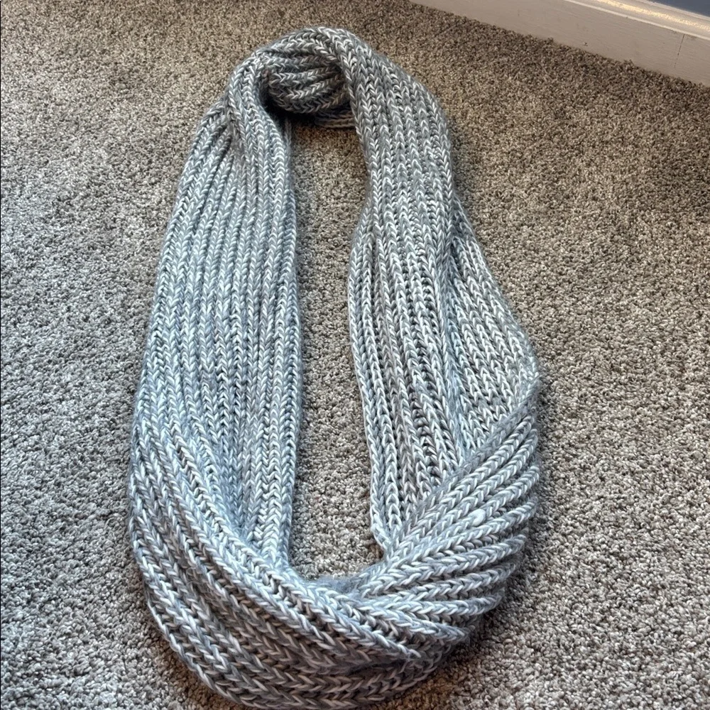 Grey & White Knitted Scarf